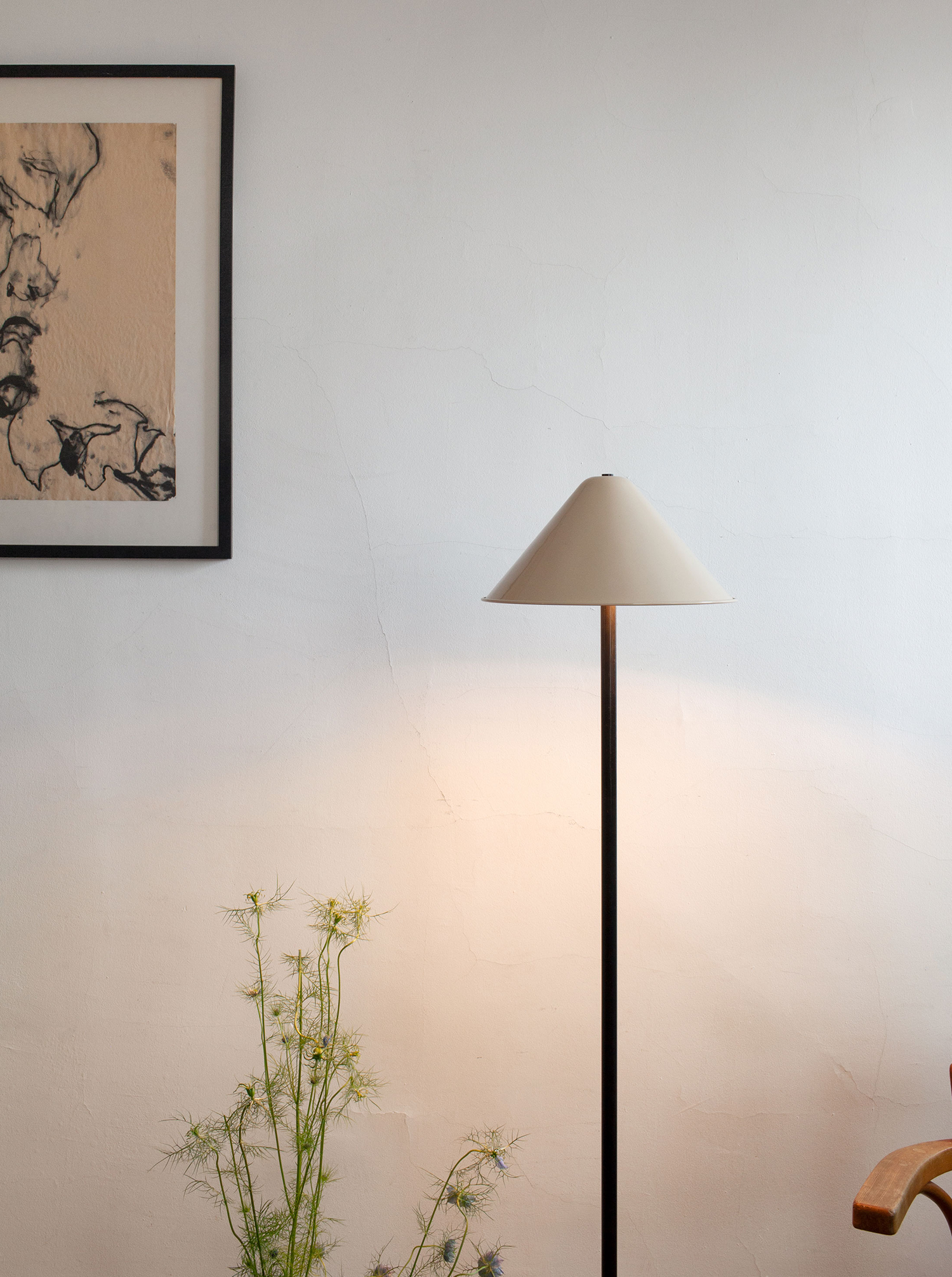 Eave Floor Lamp