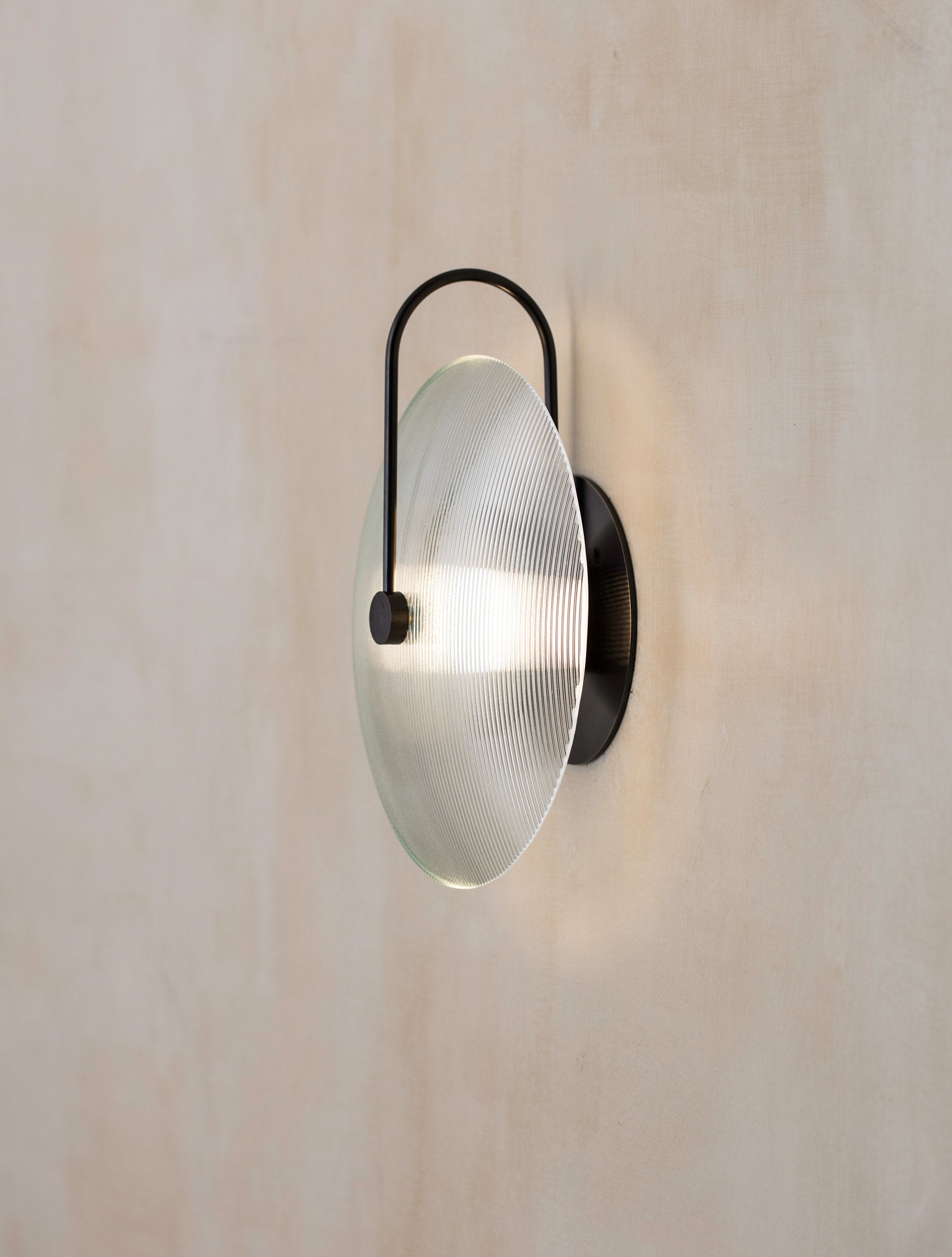 ADA Aperture - Case Glass Sconce 10"